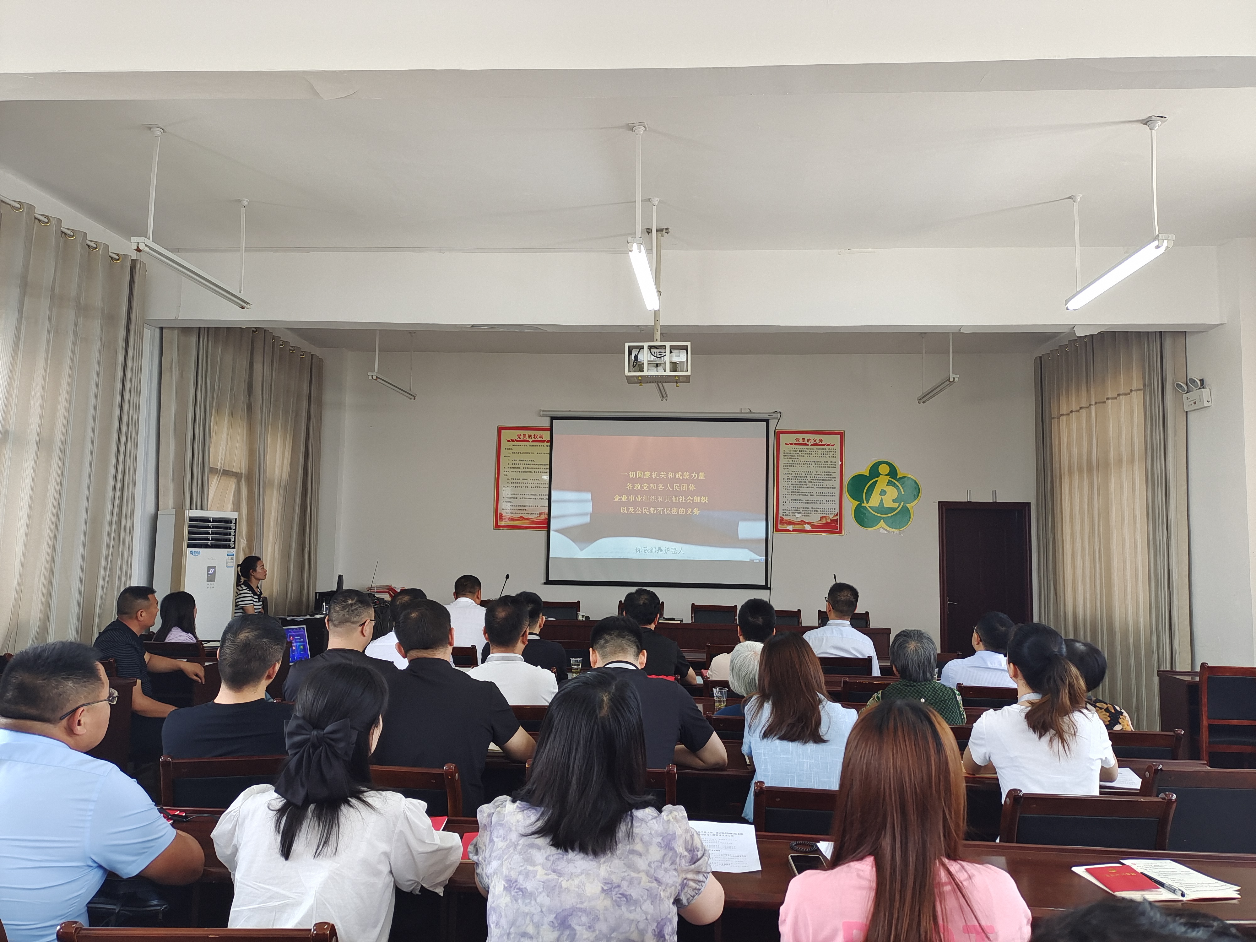e860b0eec988f5de3644eba839fec01.jpg